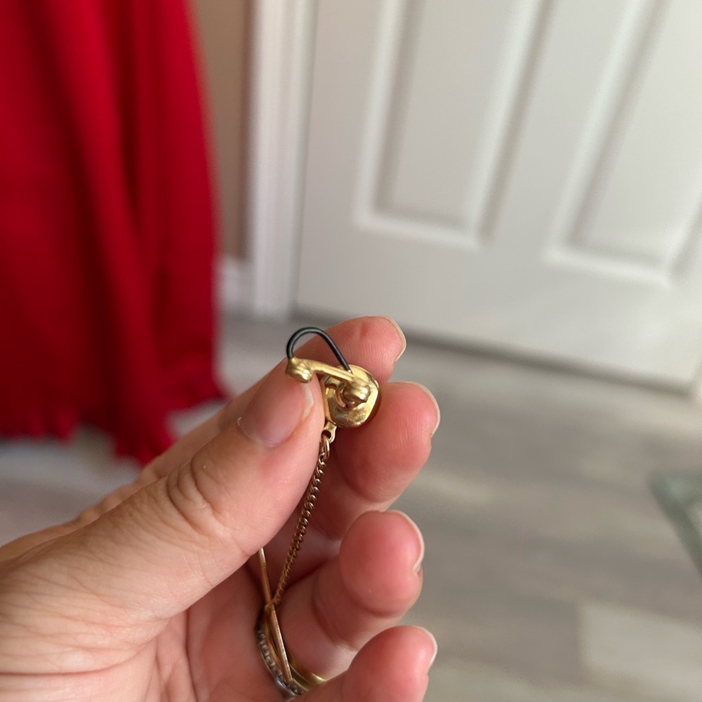 5/$25 phone vintage Elegant Gold tie pin 😌